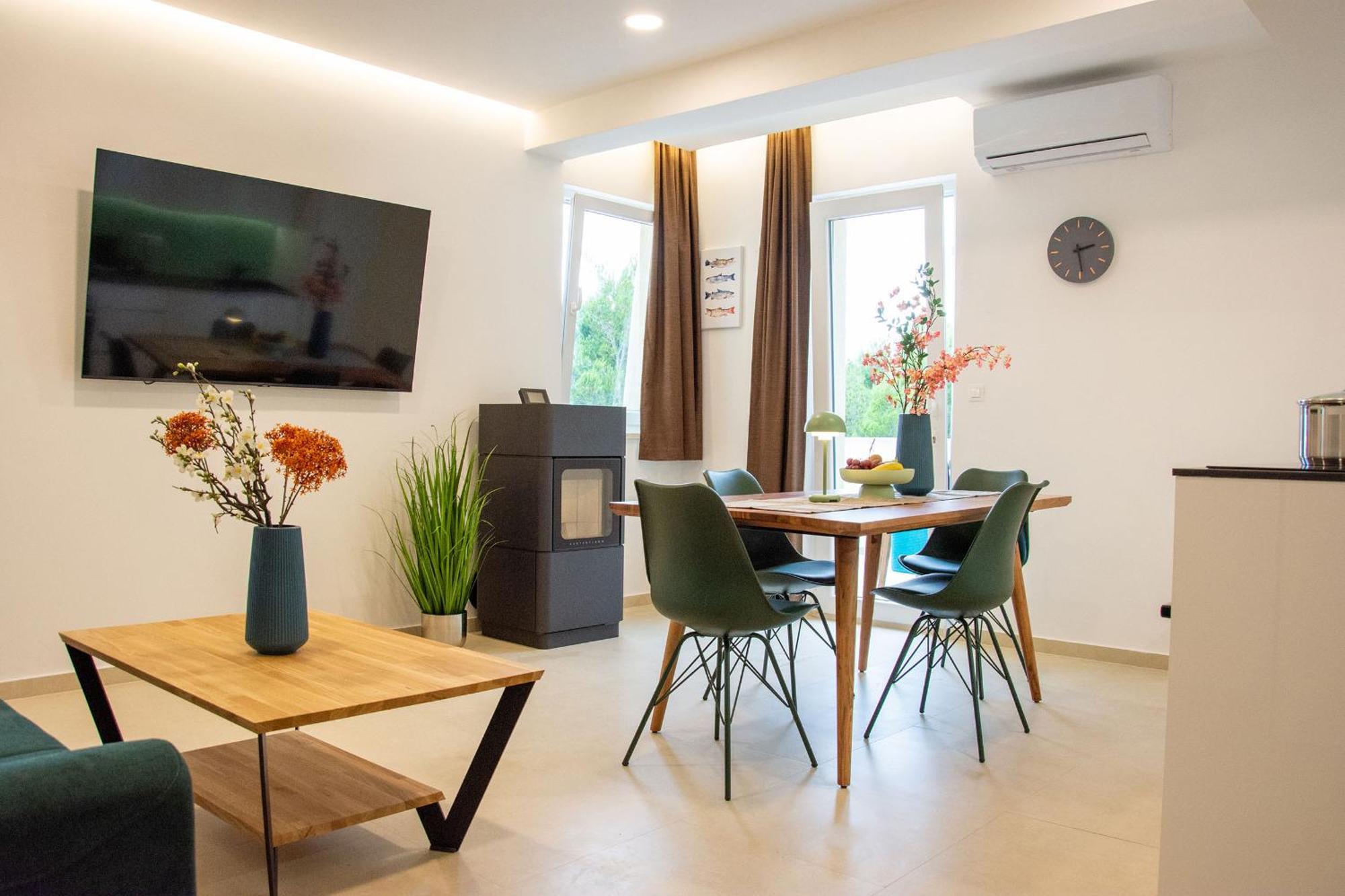 لوكفا روجوزنيكا Joell Apartments المظهر الخارجي الصورة